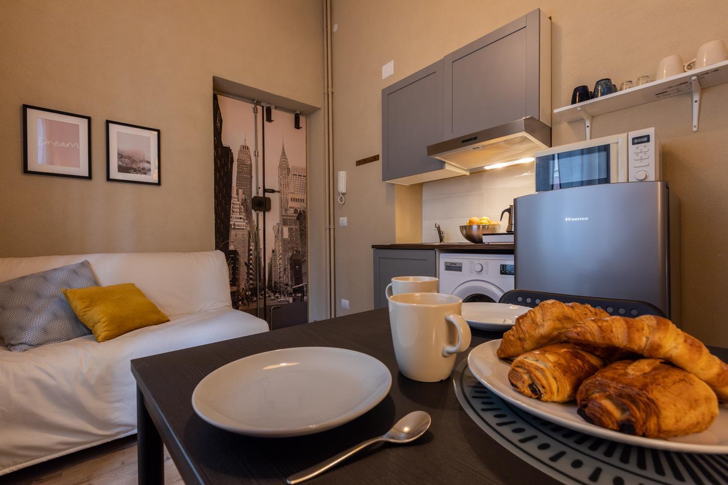 Giorgia Home, Porta Susa Station *